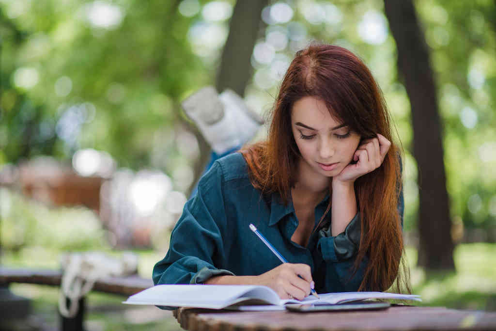 Ficha interactiva para repasar el examen B2 First de Cambridge con actividades y estrategias