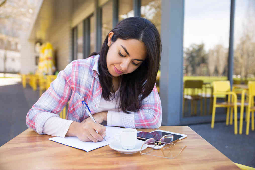 Ejercicio de writing proposal para C1 Advanced con temática veraniega