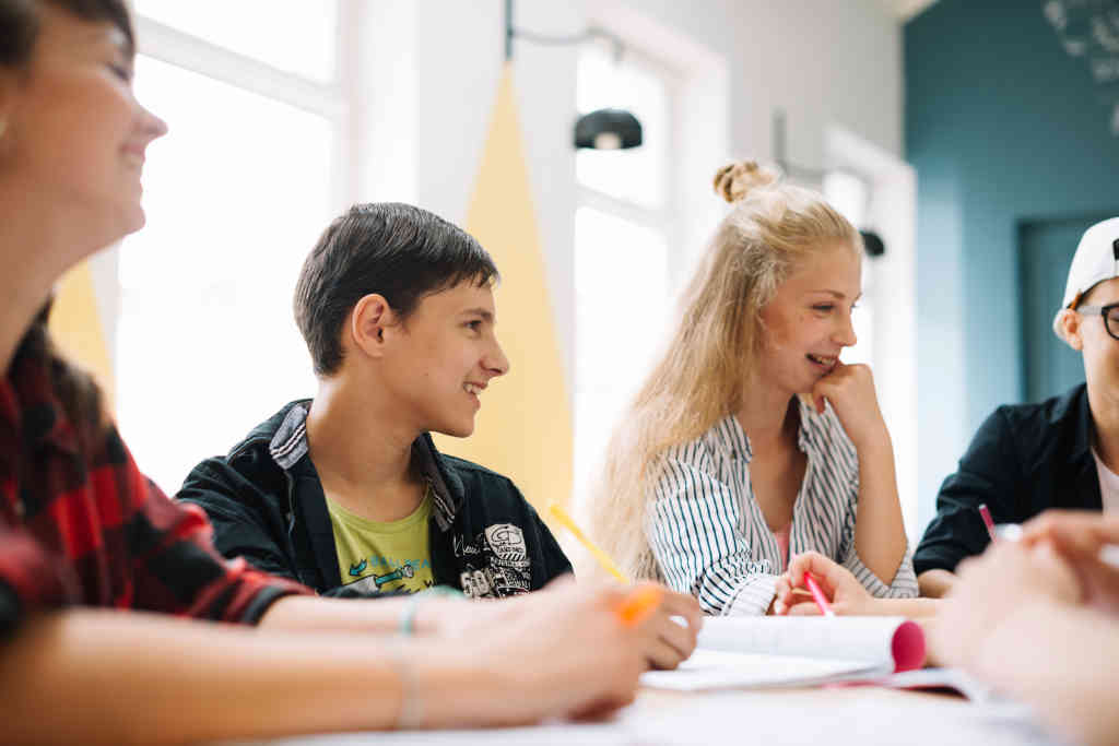 Actividades en inglés inspiradas en un apagón, recurso educativo para exámenes Cambridge